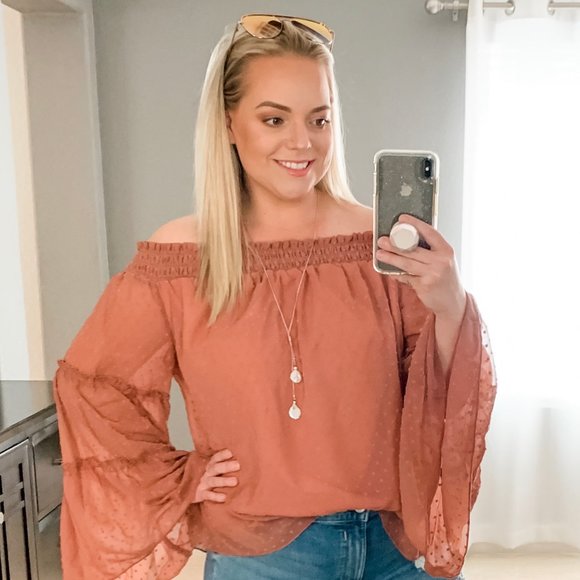 Meet your Posher, Alisha - Picture 2 of 3